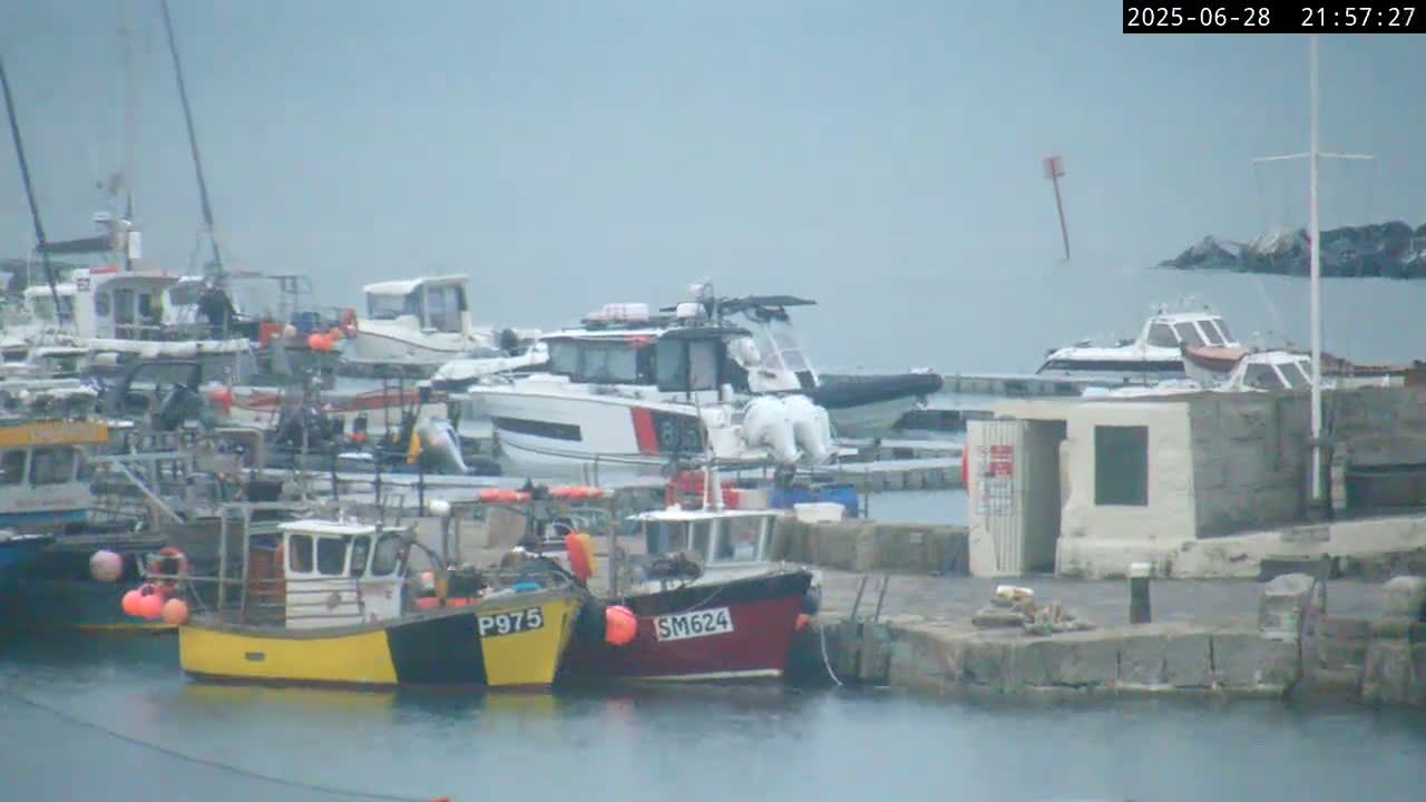 Lyme Regis Harbour Live Cam - Lyme Regis, Dorset, South West, England, United Kingdom