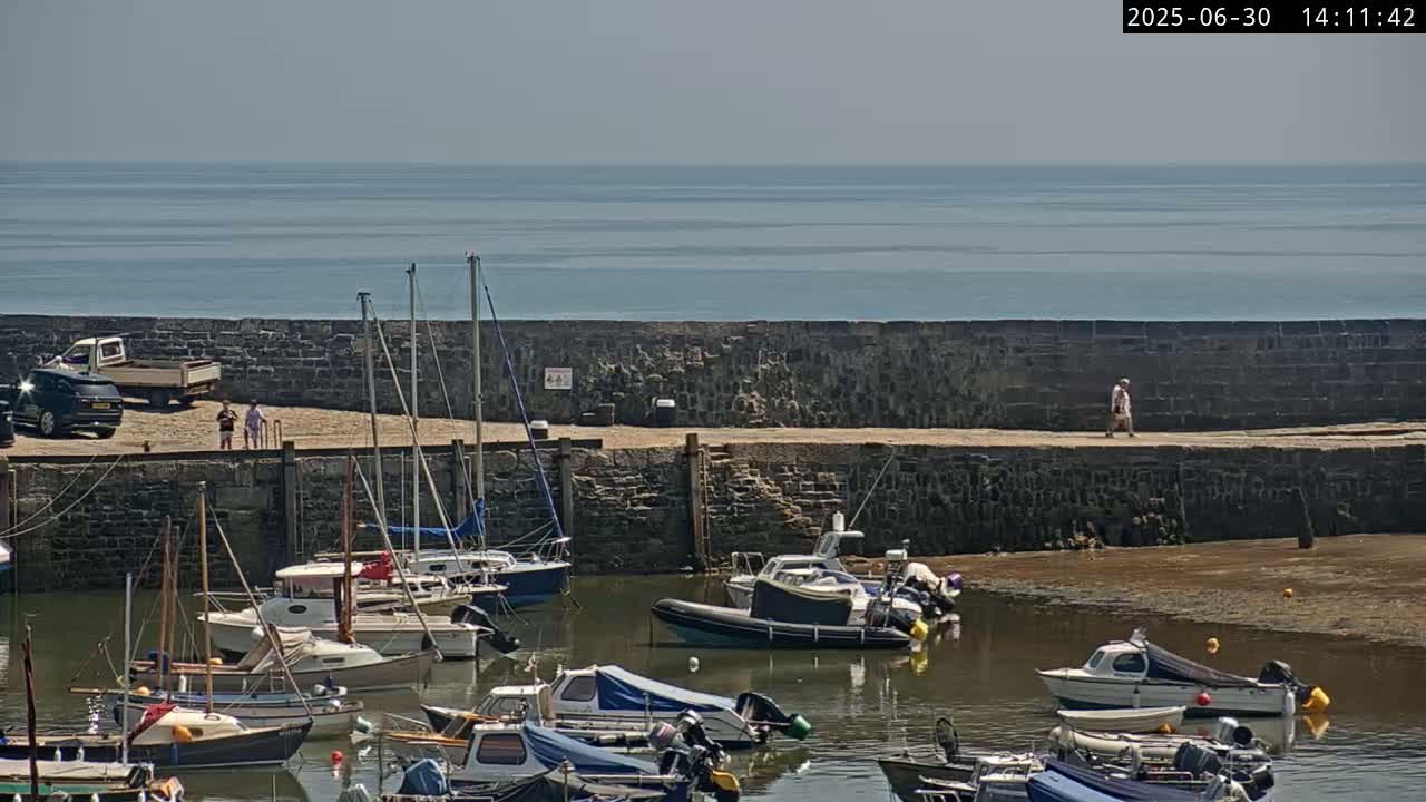 Lyme Regis Harbour Live Cam - Lyme Regis, Dorset, South West, England, United Kingdom