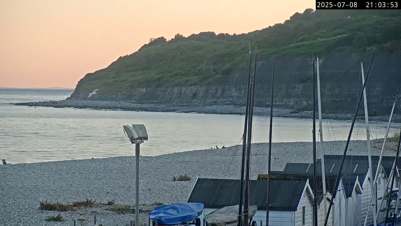 Lyme Regis Harbour Live Cam - Lyme Regis, Dorset, South West, England, United Kingdom