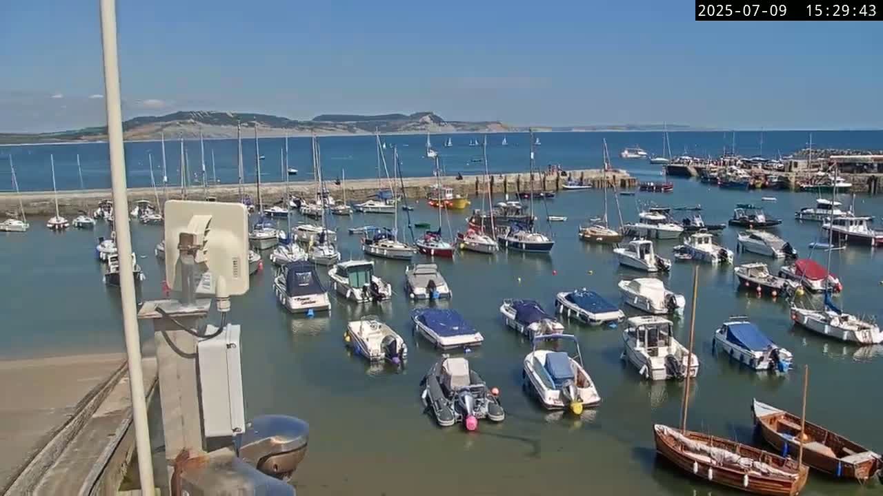 Lyme Regis Harbour Live Cam - Lyme Regis, Dorset, South West, England, United Kingdom