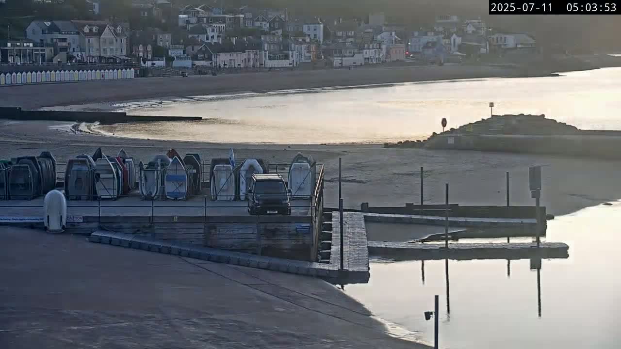 Lyme Regis Harbour Live Cam - Lyme Regis, Dorset, South West, England, United Kingdom
