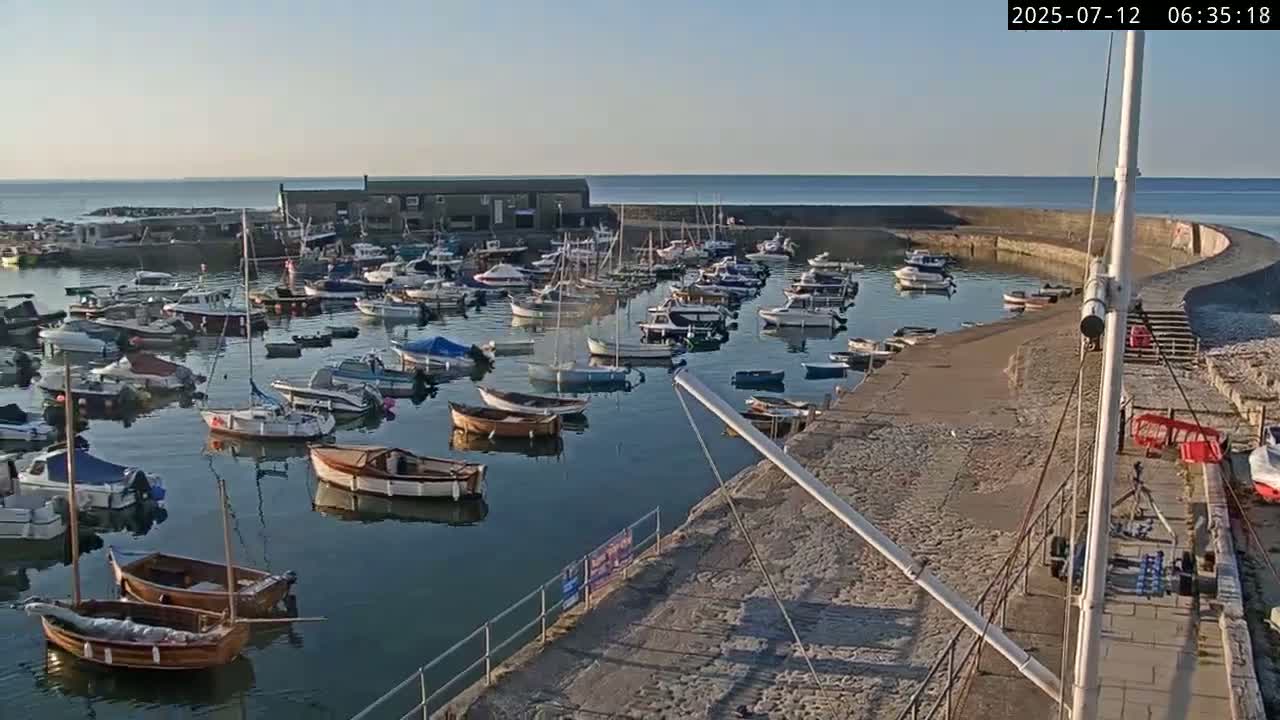 Lyme Regis Harbour Live Cam - Lyme Regis, Dorset, South West, England, United Kingdom