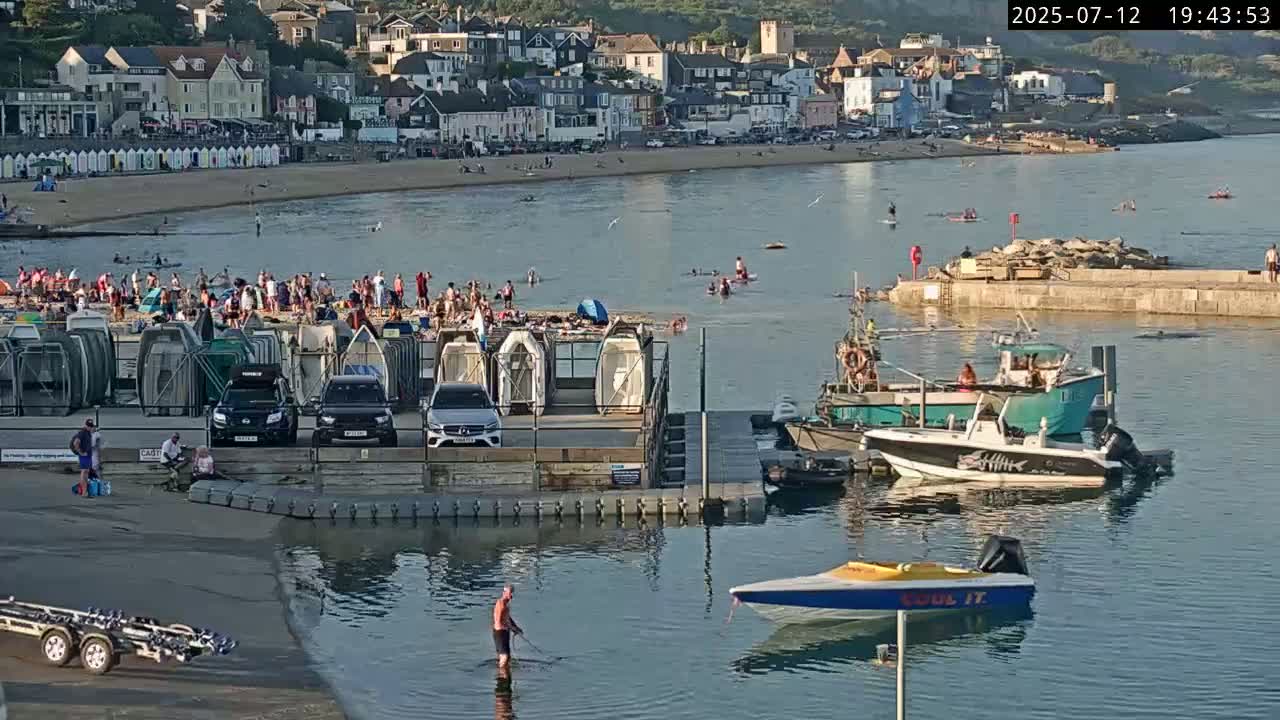 Lyme Regis Harbour Live Cam - Lyme Regis, Dorset, South West, England, United Kingdom