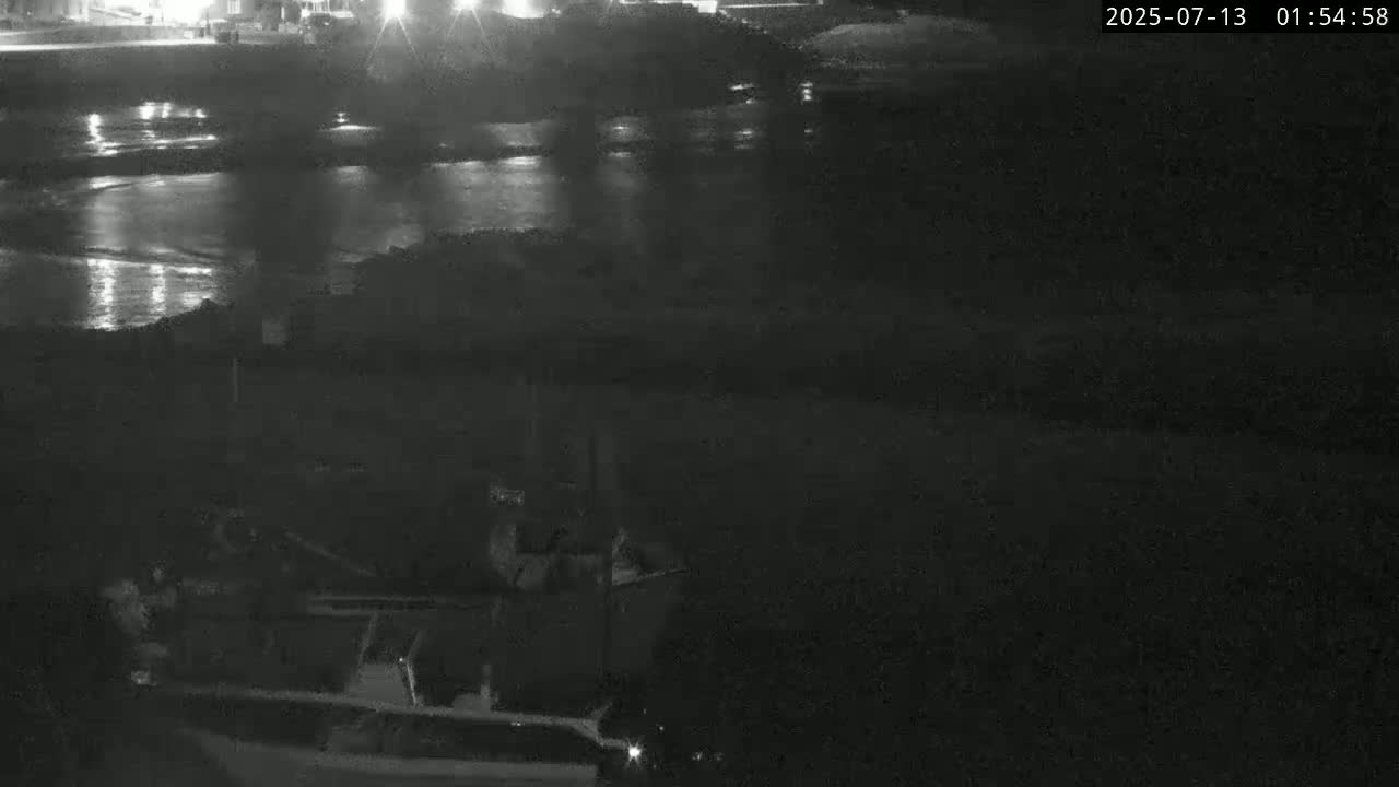 Lyme Regis Harbour Live Cam - Lyme Regis, Dorset, South West, England, United Kingdom