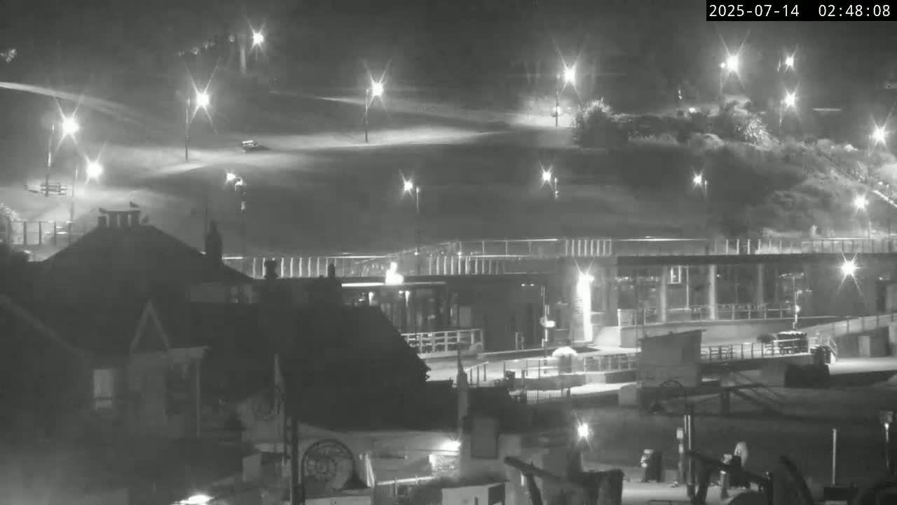 Lyme Regis Harbour Live Cam - Lyme Regis, Dorset, South West, England, United Kingdom