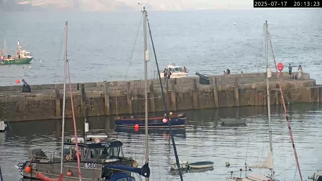 Lyme Regis Harbour Live Cam - Lyme Regis, Dorset, South West, England, United Kingdom