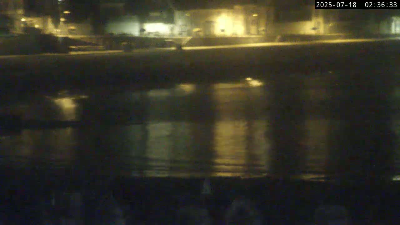 Lyme Regis Harbour Live Cam - Lyme Regis, Dorset, South West, England, United Kingdom