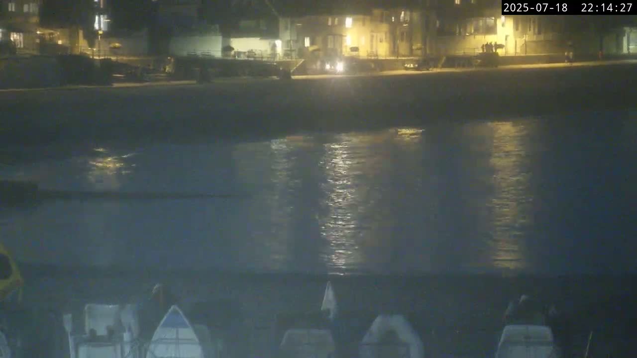 Lyme Regis Harbour Live Cam - Lyme Regis, Dorset, South West, England, United Kingdom