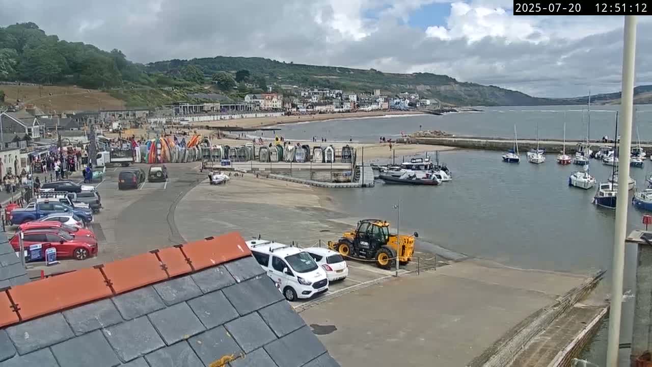 Lyme Regis Harbour Live Cam - Lyme Regis, Dorset, South West, England, United Kingdom