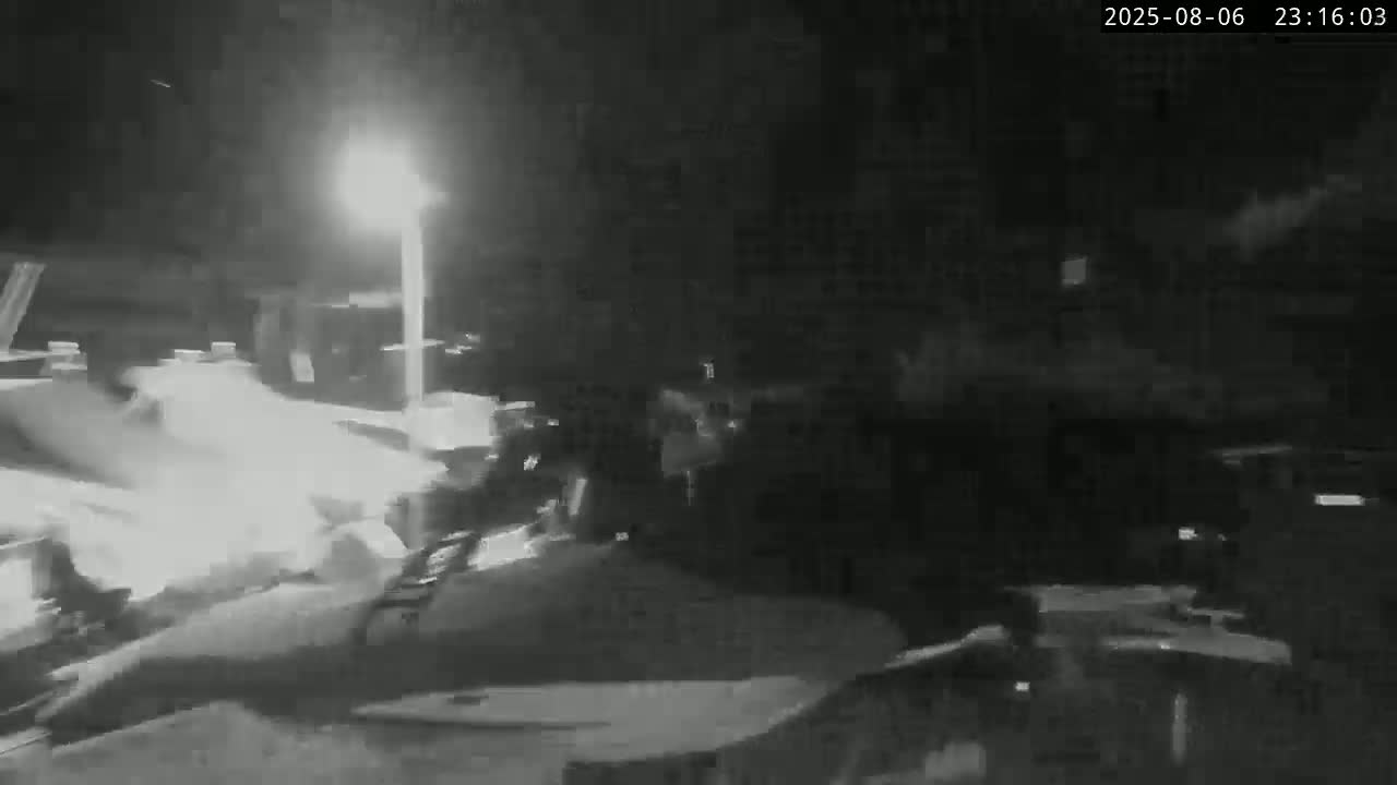 Lyme Regis Harbour Live Cam - Lyme Regis, Dorset, South West, England, United Kingdom