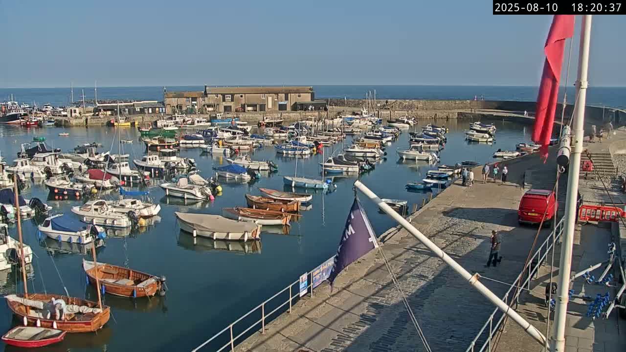 Lyme Regis Harbour Live Cam - Lyme Regis, Dorset, South West, England, United Kingdom