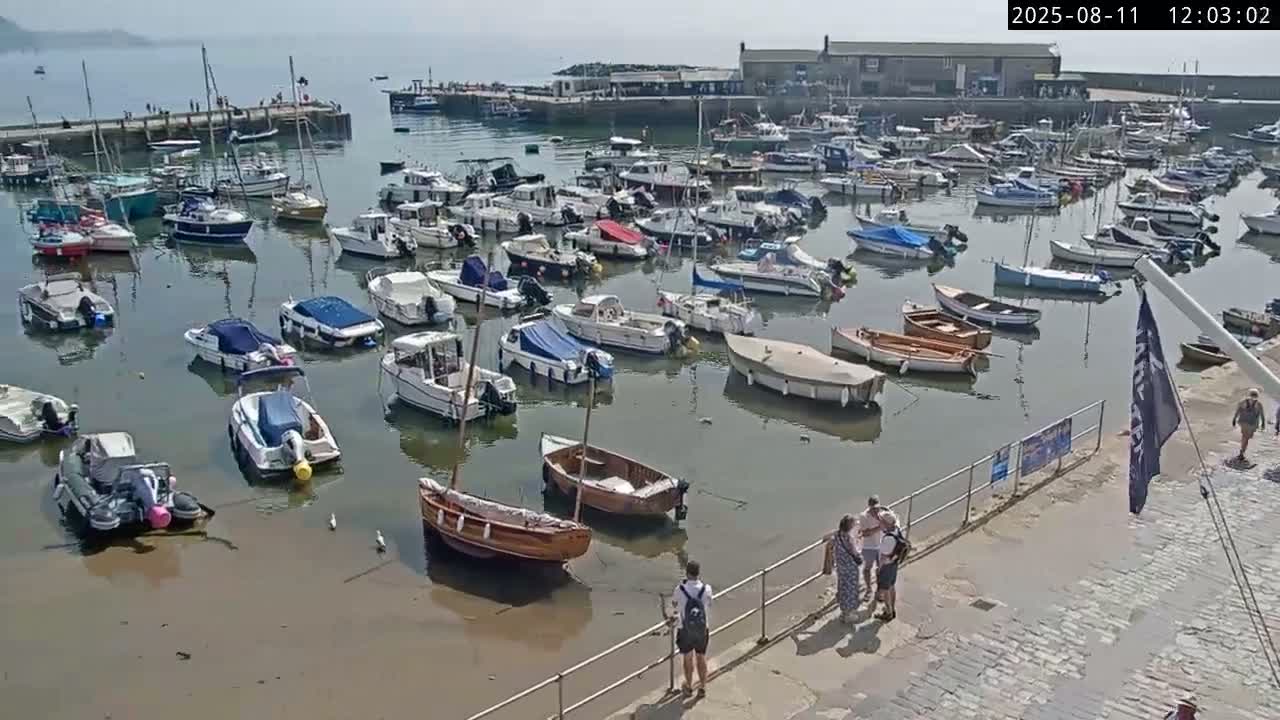 Lyme Regis Harbour Live Cam - Lyme Regis, Dorset, South West, England, United Kingdom