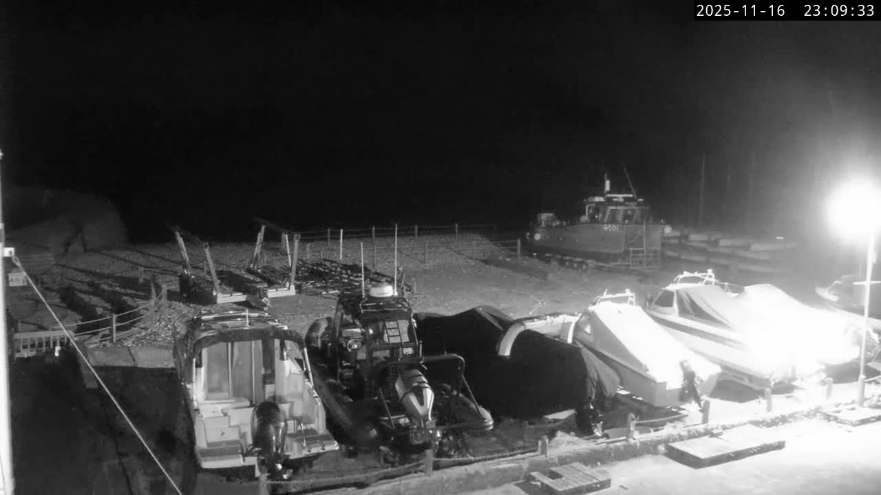 Lyme Regis Harbour Live Cam - Lyme Regis, Dorset, South West, England, United Kingdom