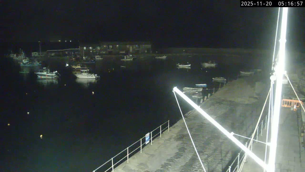 Lyme Regis Harbour Live Cam - Lyme Regis, Dorset, South West, England, United Kingdom