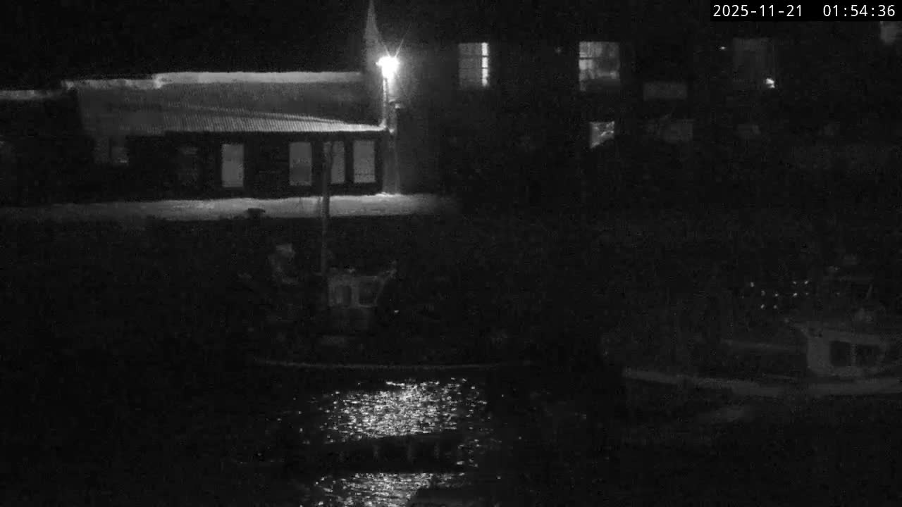 Lyme Regis Harbour Live Cam - Lyme Regis, Dorset, South West, England, United Kingdom