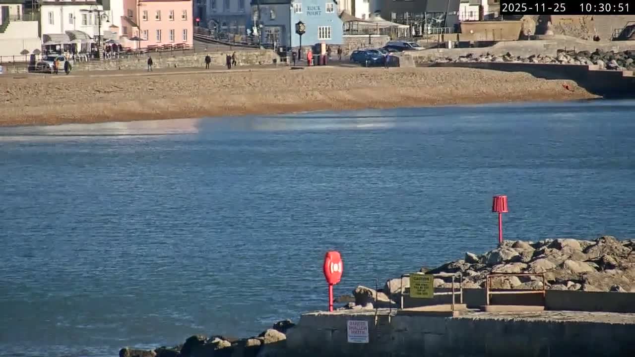 Lyme Regis Harbour Live Cam - Lyme Regis, Dorset, South West, England, United Kingdom
