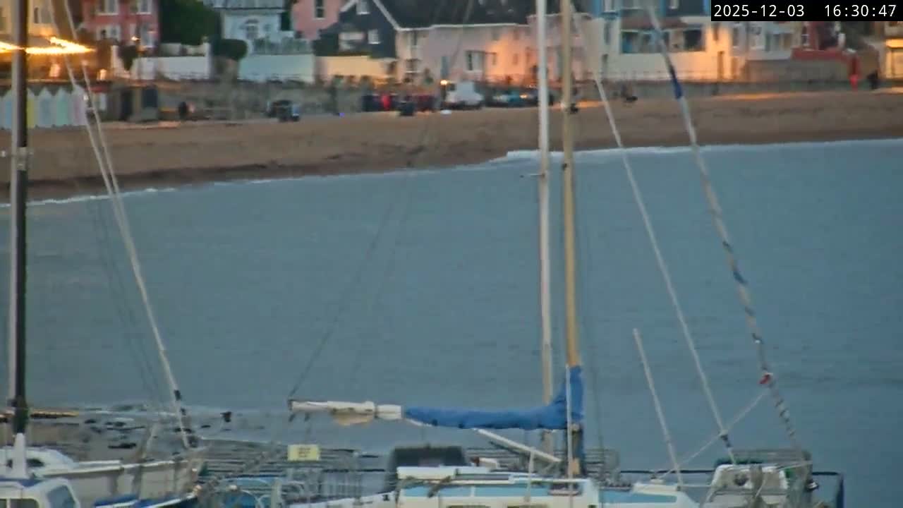 Lyme Regis Harbour Live Cam - Lyme Regis, Dorset, South West, England, United Kingdom