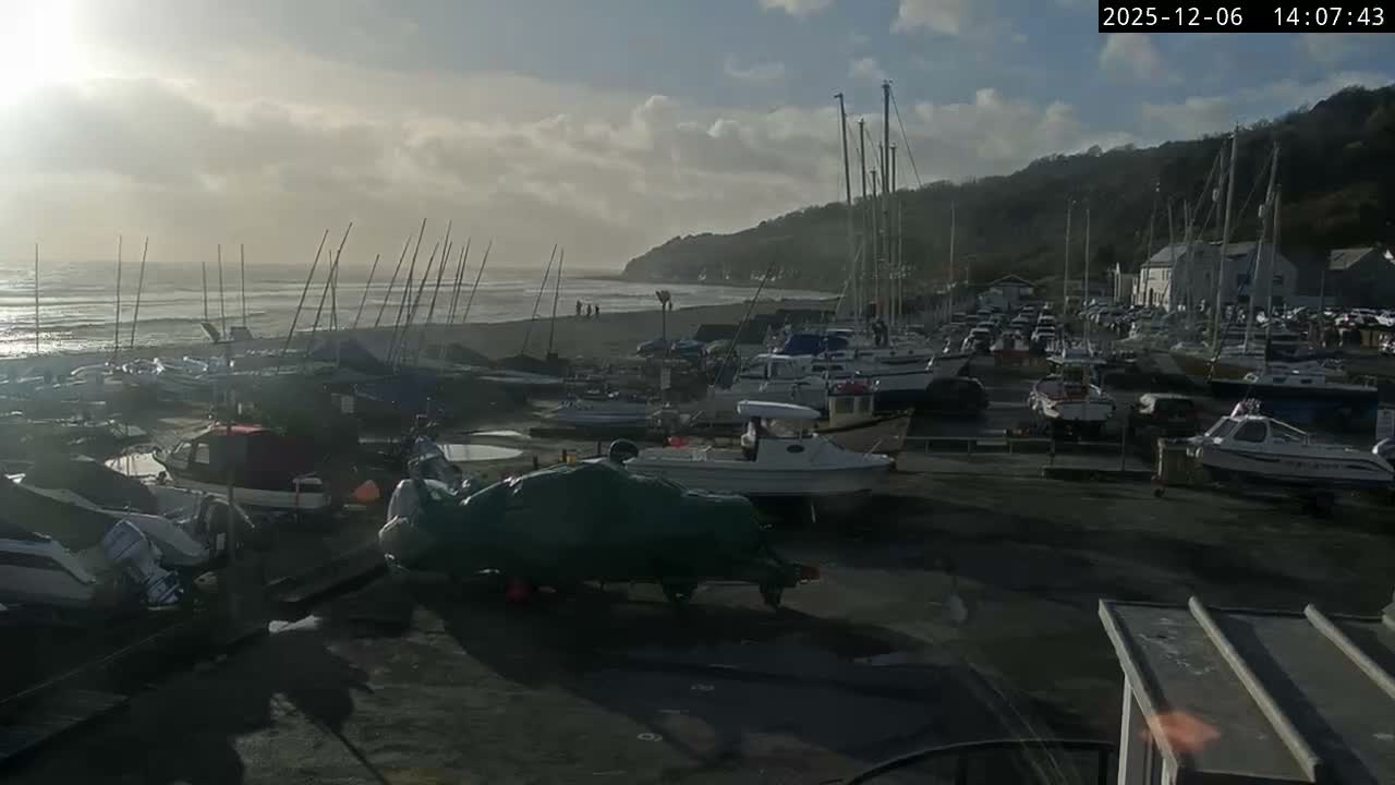 Lyme Regis Harbour Live Cam - Lyme Regis, Dorset, South West, England, United Kingdom
