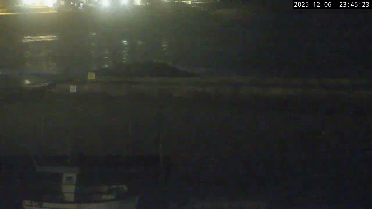 Lyme Regis Harbour Live Cam - Lyme Regis, Dorset, South West, England, United Kingdom