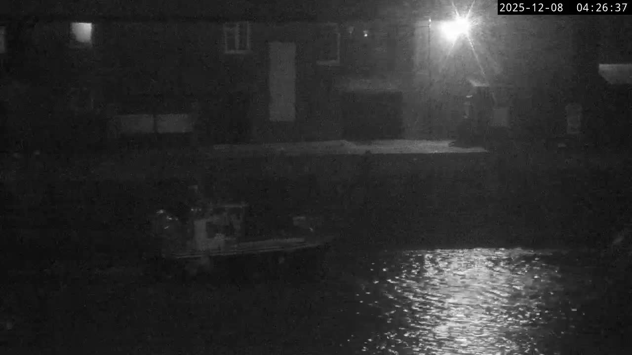 Lyme Regis Harbour Live Cam - Lyme Regis, Dorset, South West, England, United Kingdom