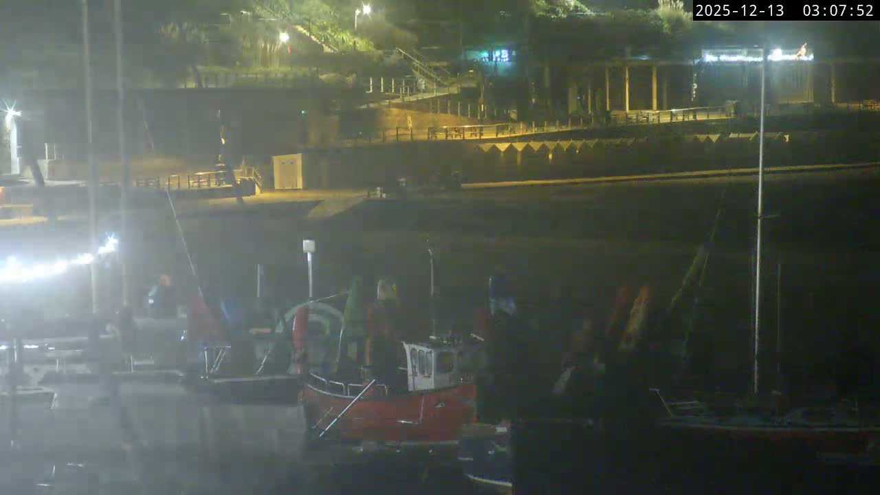 Lyme Regis Harbour Live Cam - Lyme Regis, Dorset, South West, England, United Kingdom