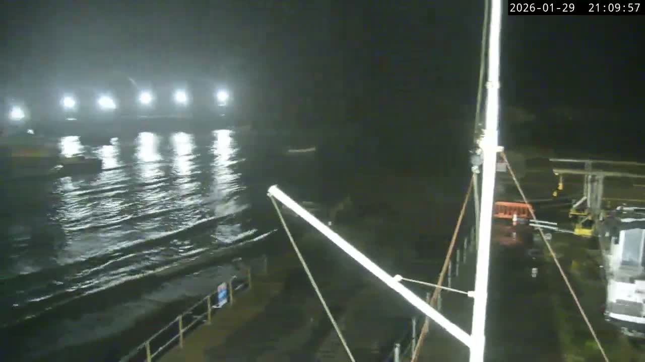 Lyme Regis Harbour Live Cam - Lyme Regis, Dorset, South West, England, United Kingdom