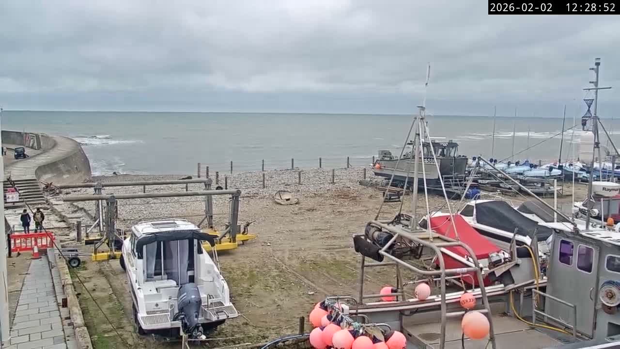 Lyme Regis Harbour Live Cam - Lyme Regis, Dorset, South West, England, United Kingdom