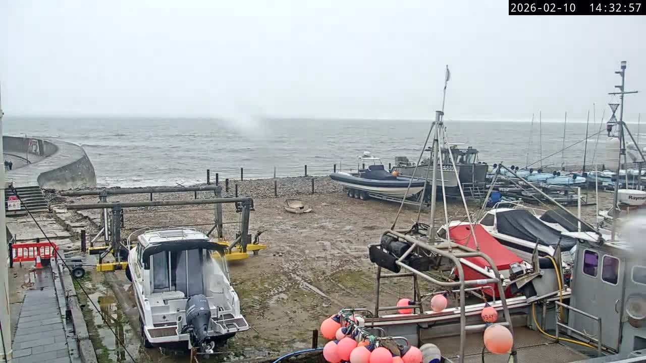 Lyme Regis Harbour Live Cam - Lyme Regis, Dorset, South West, England, United Kingdom