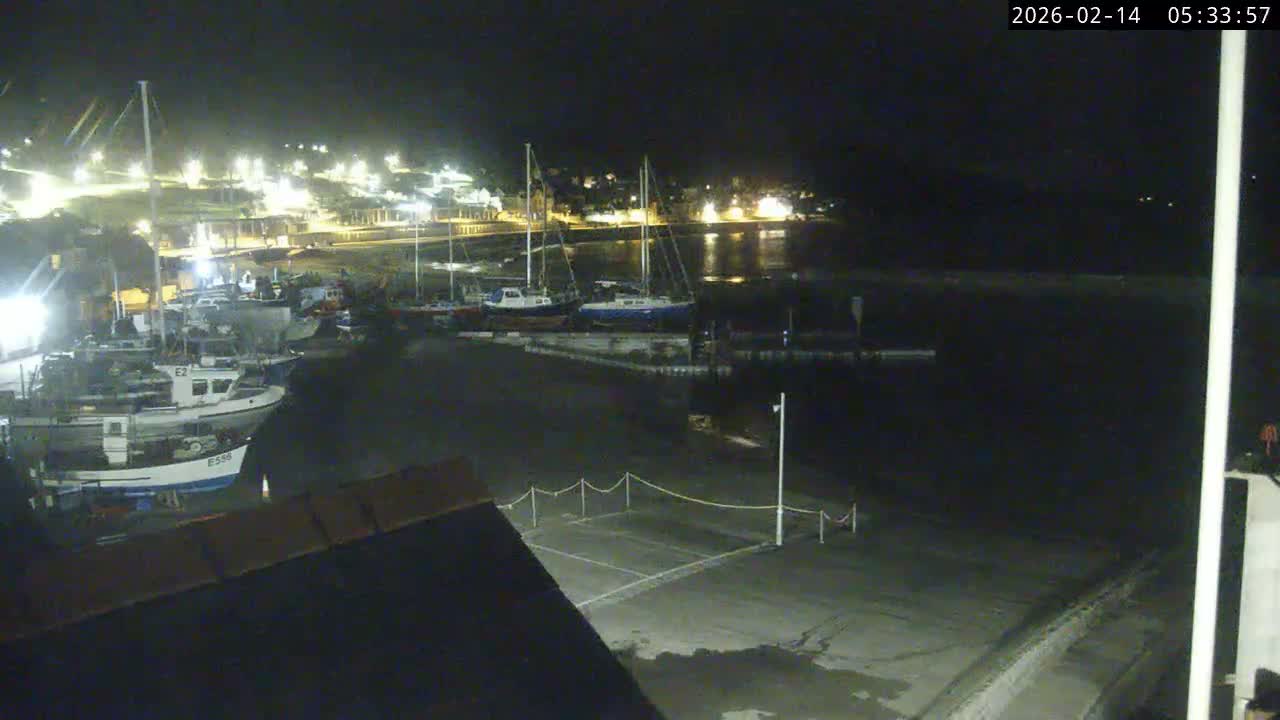 Lyme Regis Harbour Live Cam - Lyme Regis, Dorset, South West, England, United Kingdom