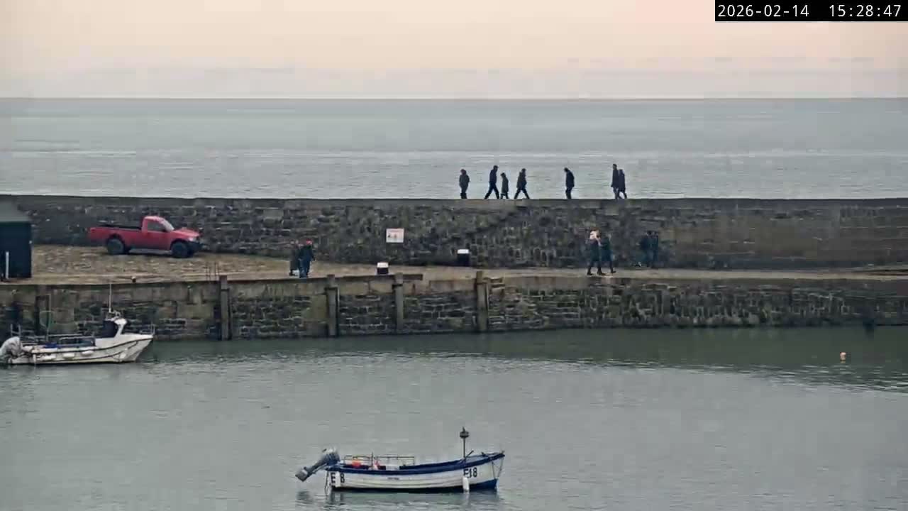 Lyme Regis Harbour Live Cam - Lyme Regis, Dorset, South West, England, United Kingdom