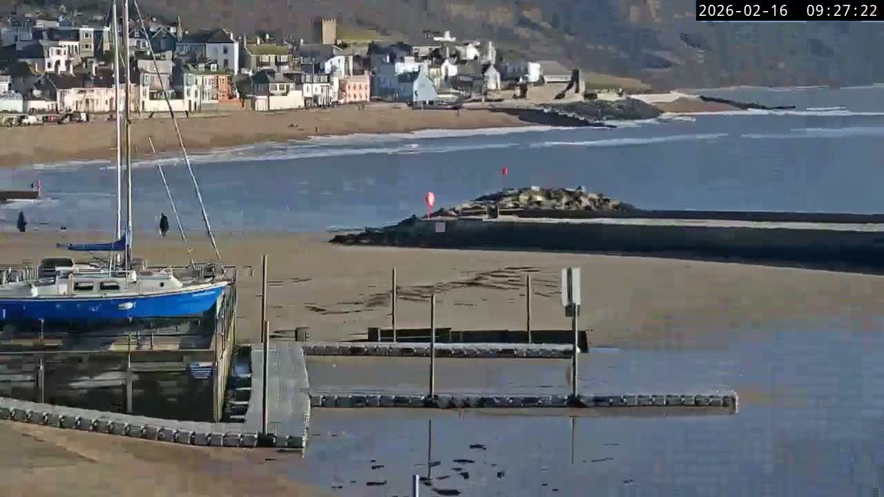 Lyme Regis Harbour Live Cam - Lyme Regis, Dorset, South West, England, United Kingdom