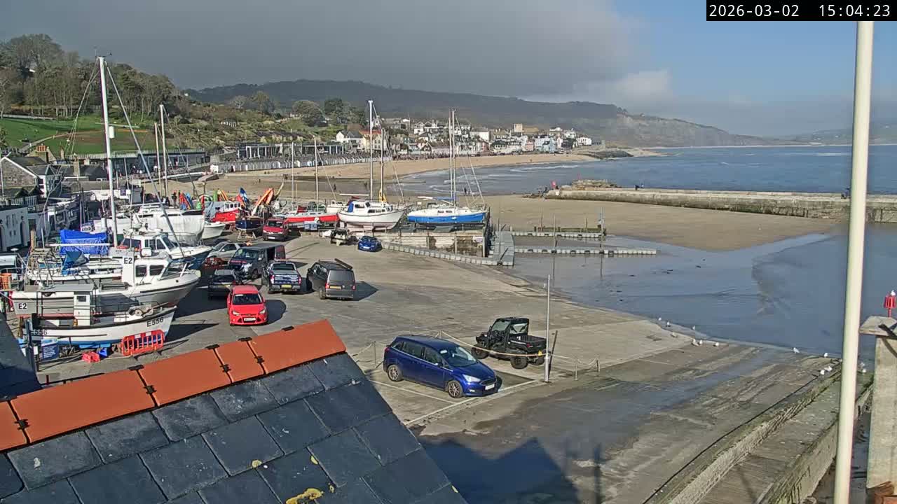 Lyme Regis Harbour Live Cam - Lyme Regis, Dorset, South West, England, United Kingdom