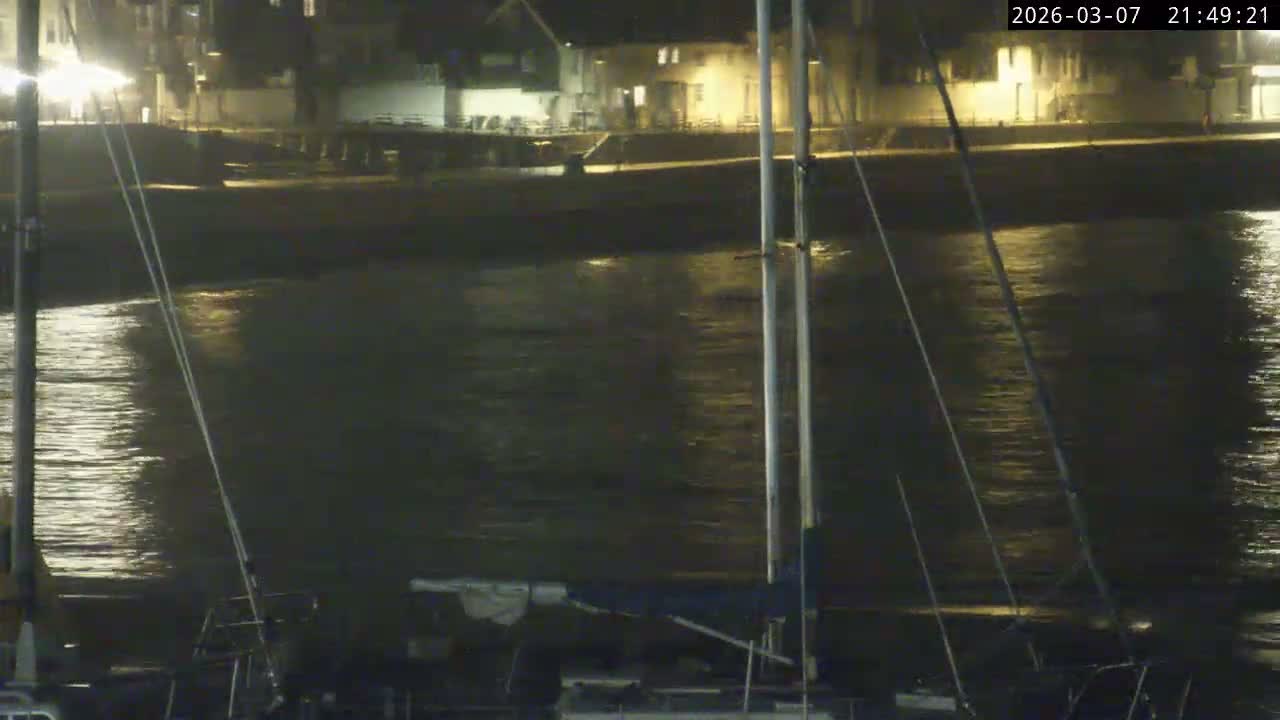 Lyme Regis Harbour Live Cam - Lyme Regis, Dorset, South West, England, United Kingdom