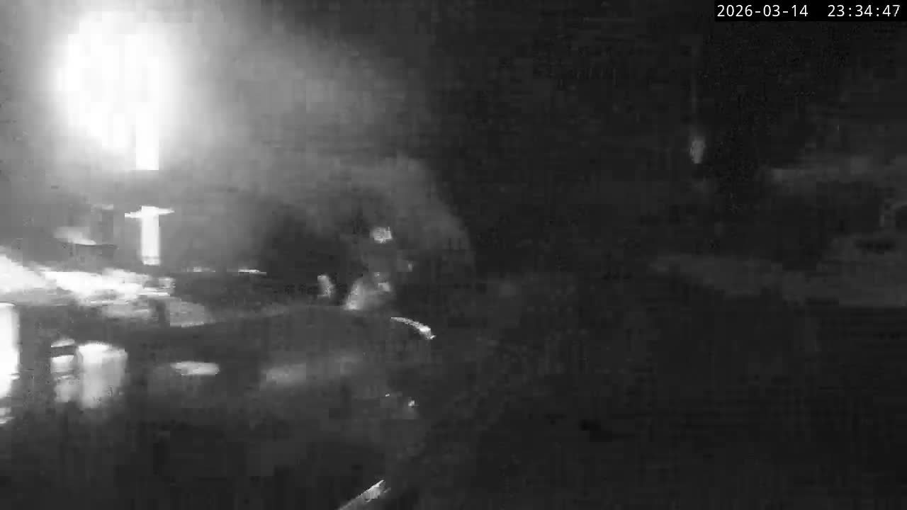 Lyme Regis Harbour Live Cam - Lyme Regis, Dorset, South West, England, United Kingdom
