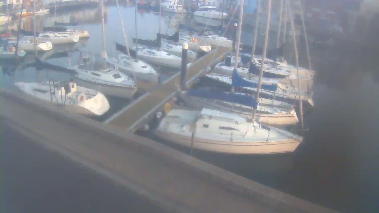 Old Harbour Weymouth Live Cam - Weymouth, Dorset, South West, England, United Kingdom
