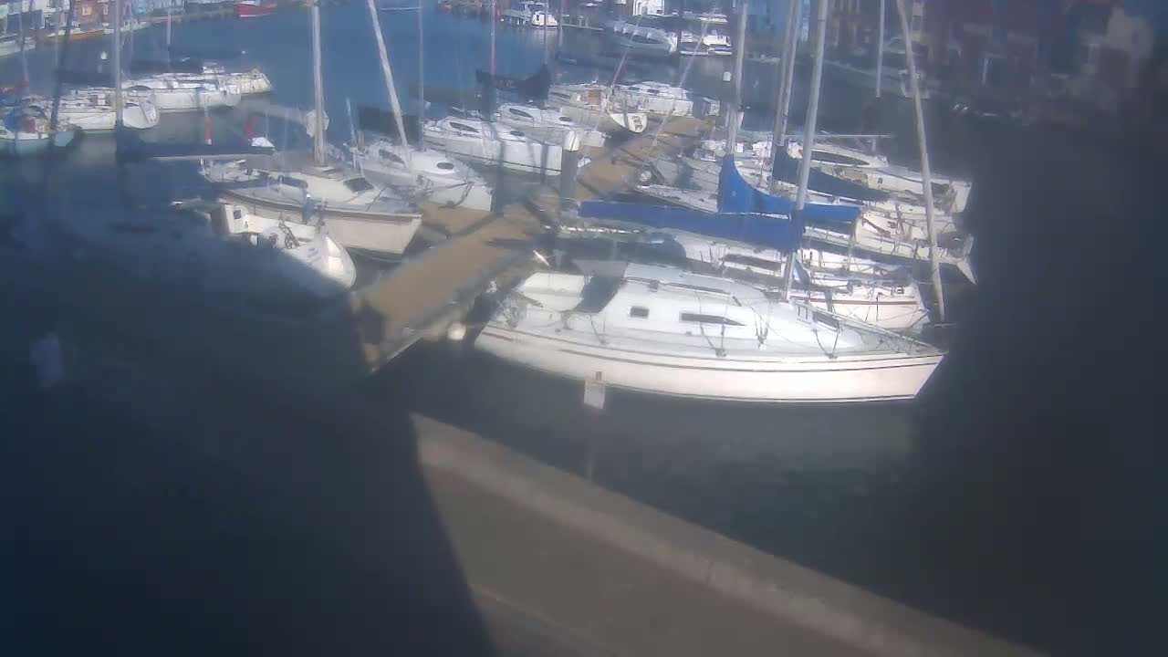Old Harbour Weymouth Live Cam - Weymouth, Dorset, South West, England, United Kingdom