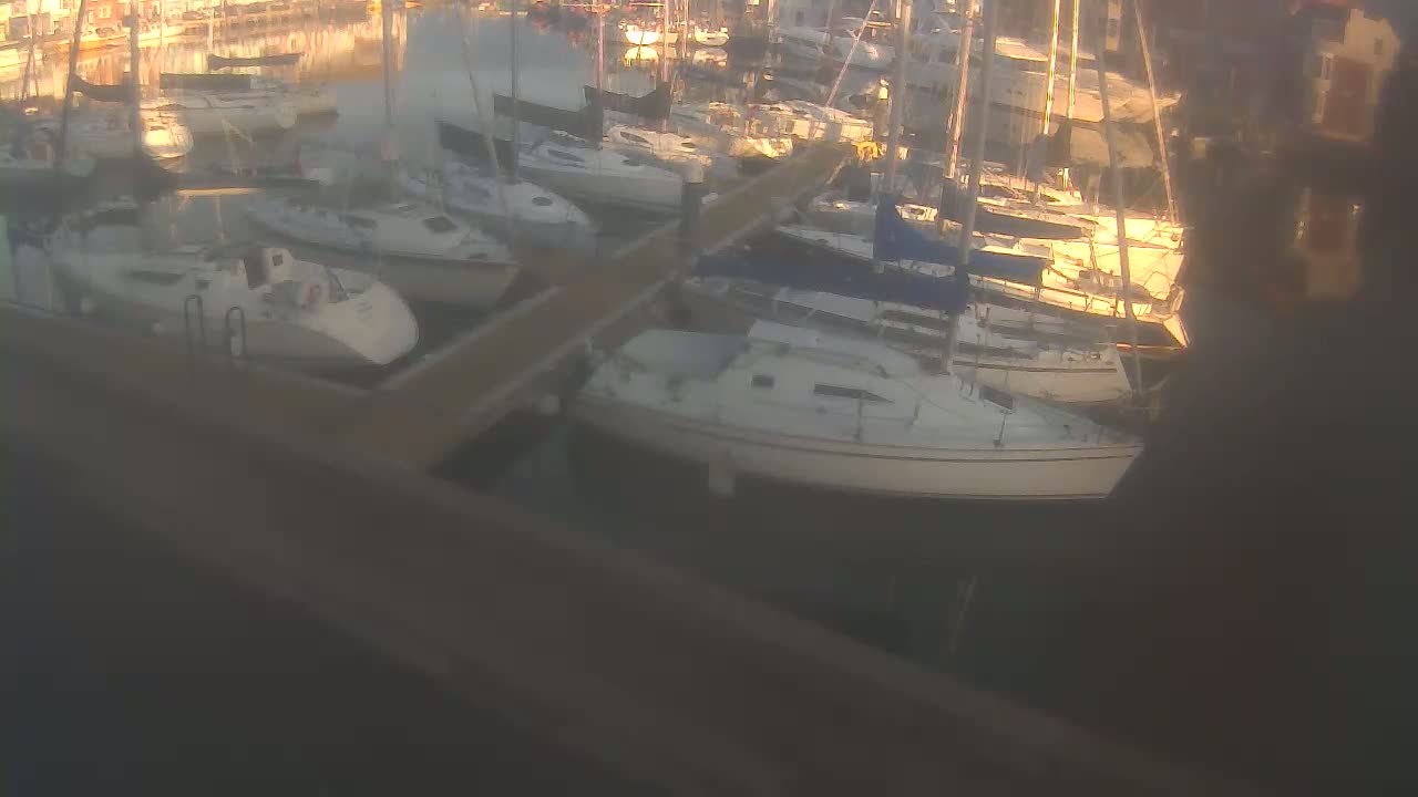 Old Harbour Weymouth Live Cam - Weymouth, Dorset, South West, England, United Kingdom