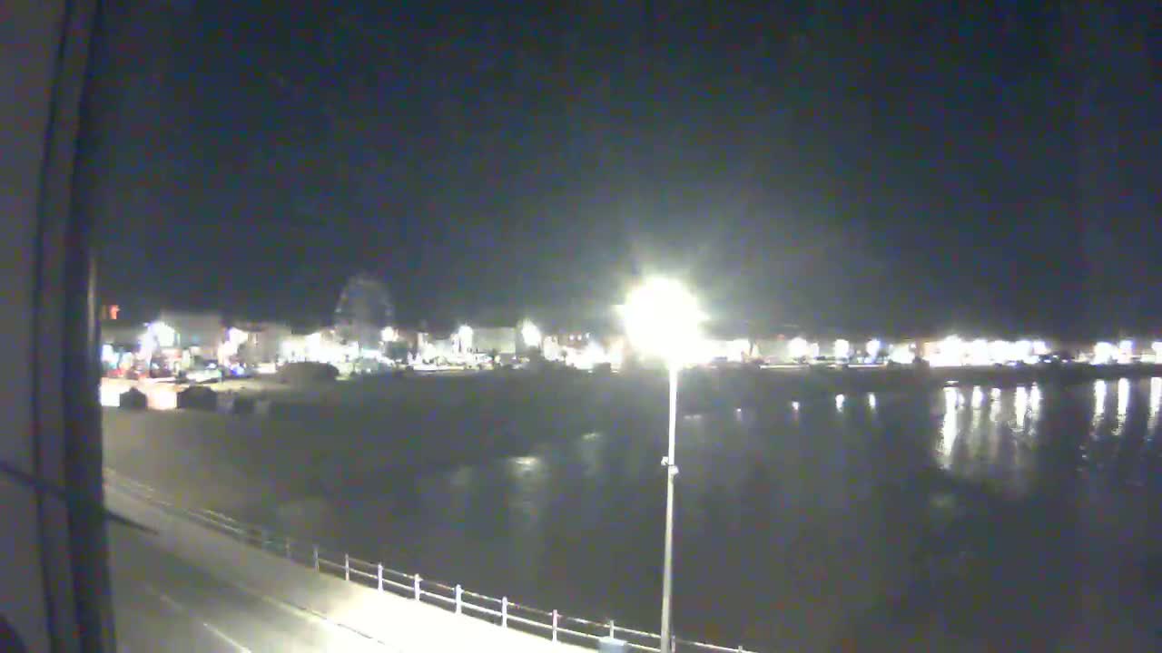Weymouth City & Beach Live Cam - Weymouth, Dorset, South West, England, United Kingdom