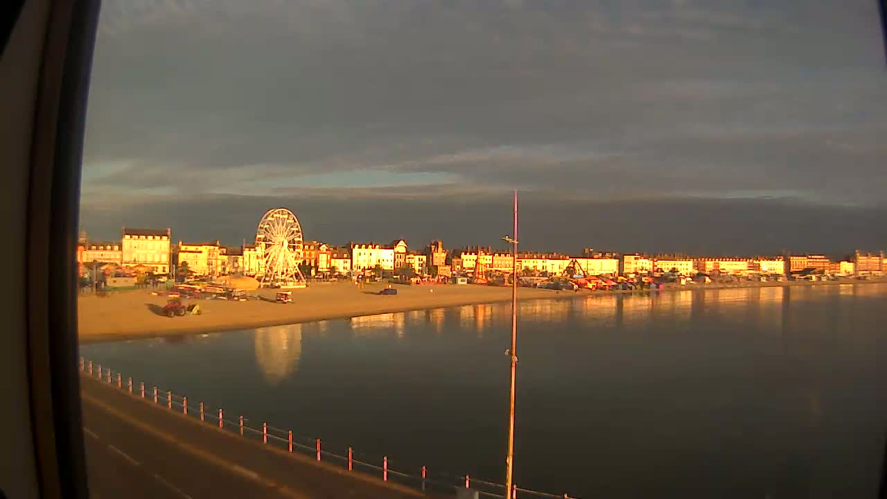 Weymouth City & Beach Live Cam - Weymouth, Dorset, South West, England, United Kingdom