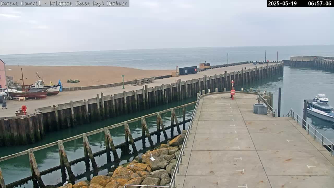 Bridport Harbour (West Bay) PTZ Live Cam - Bridport, Dorset, South West, England, United Kingdom