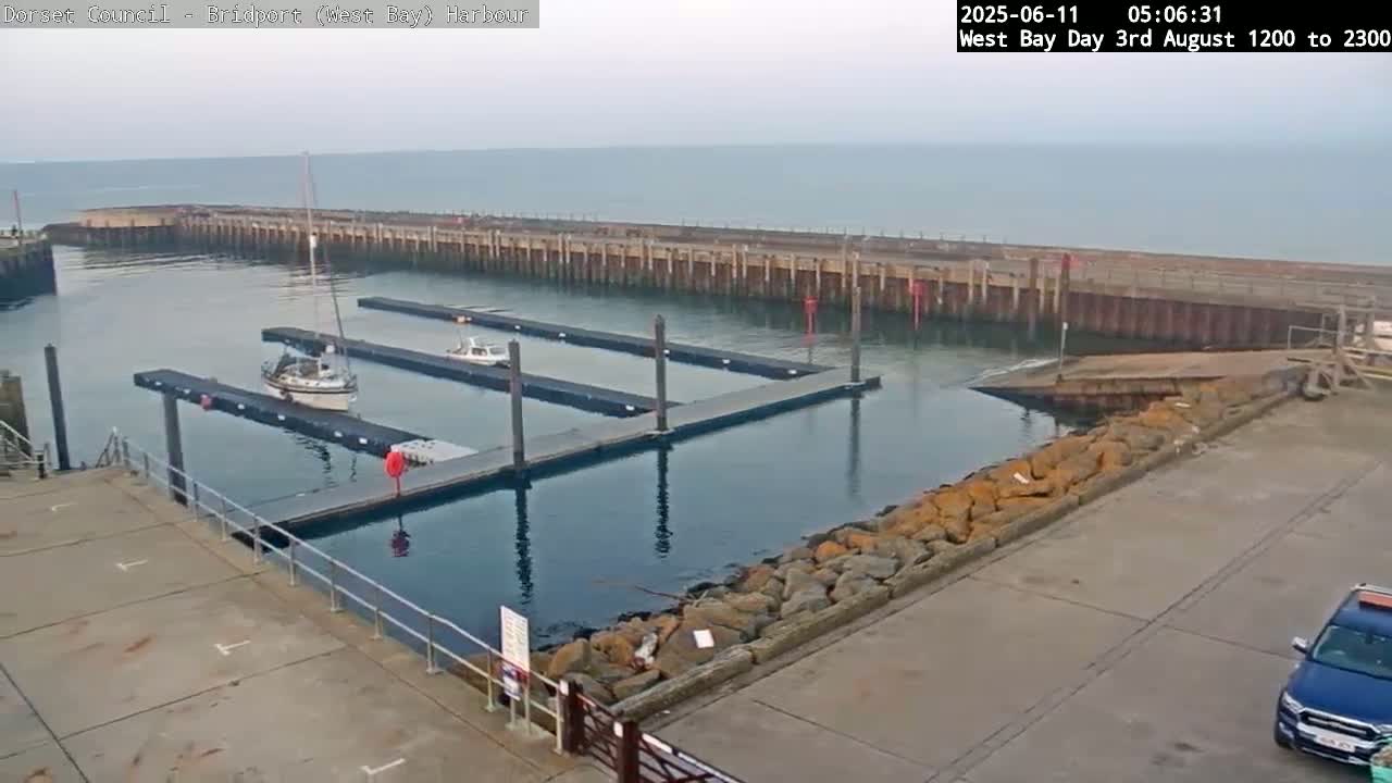 Bridport Harbour (West Bay) PTZ Live Cam - Bridport, Dorset, South West, England, United Kingdom