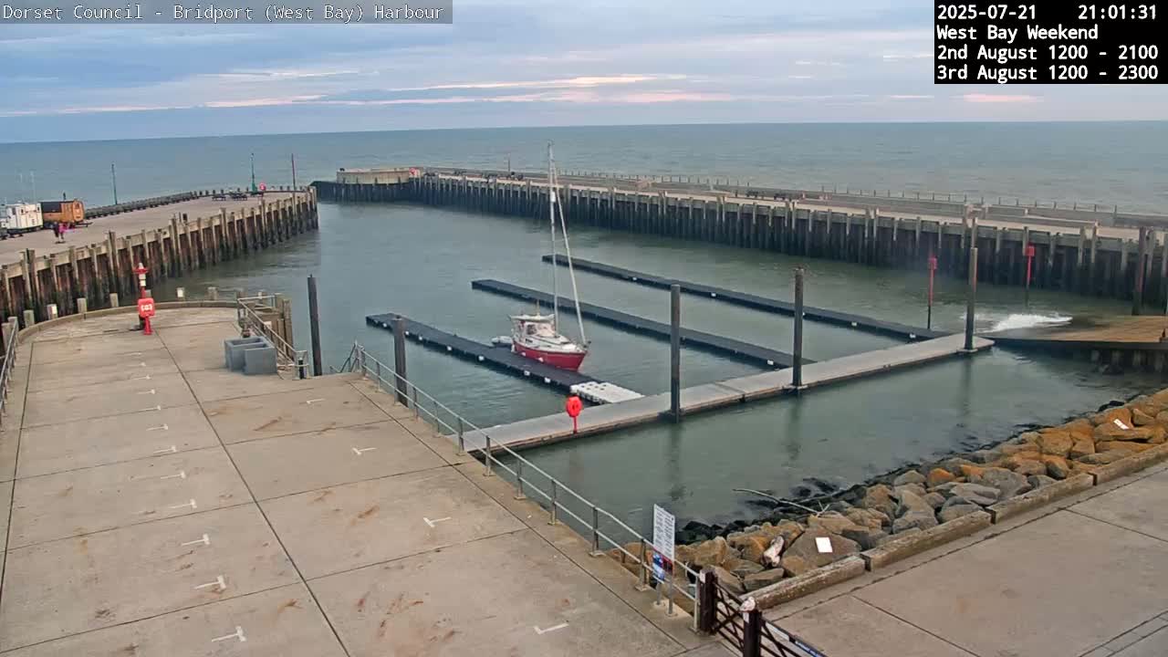 Bridport Harbour (West Bay) PTZ Live Cam - Bridport, Dorset, South West, England, United Kingdom