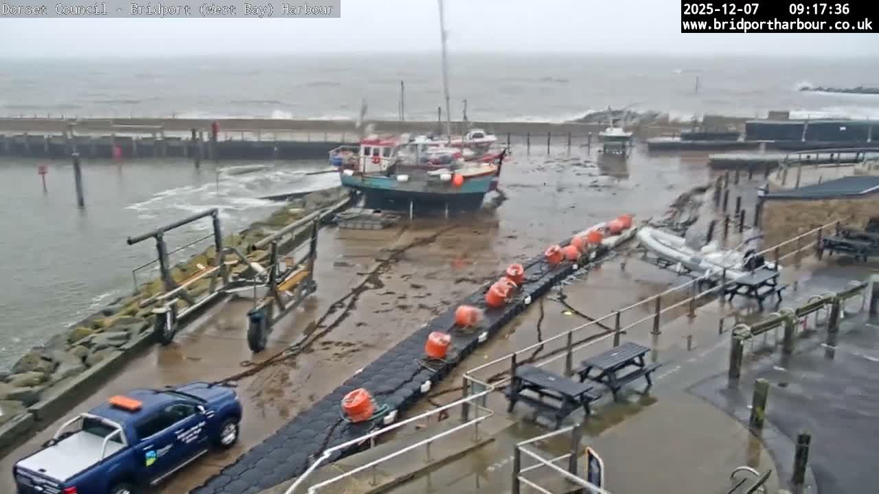 Bridport Harbour (West Bay) PTZ Live Cam - Bridport, Dorset, South West, England, United Kingdom
