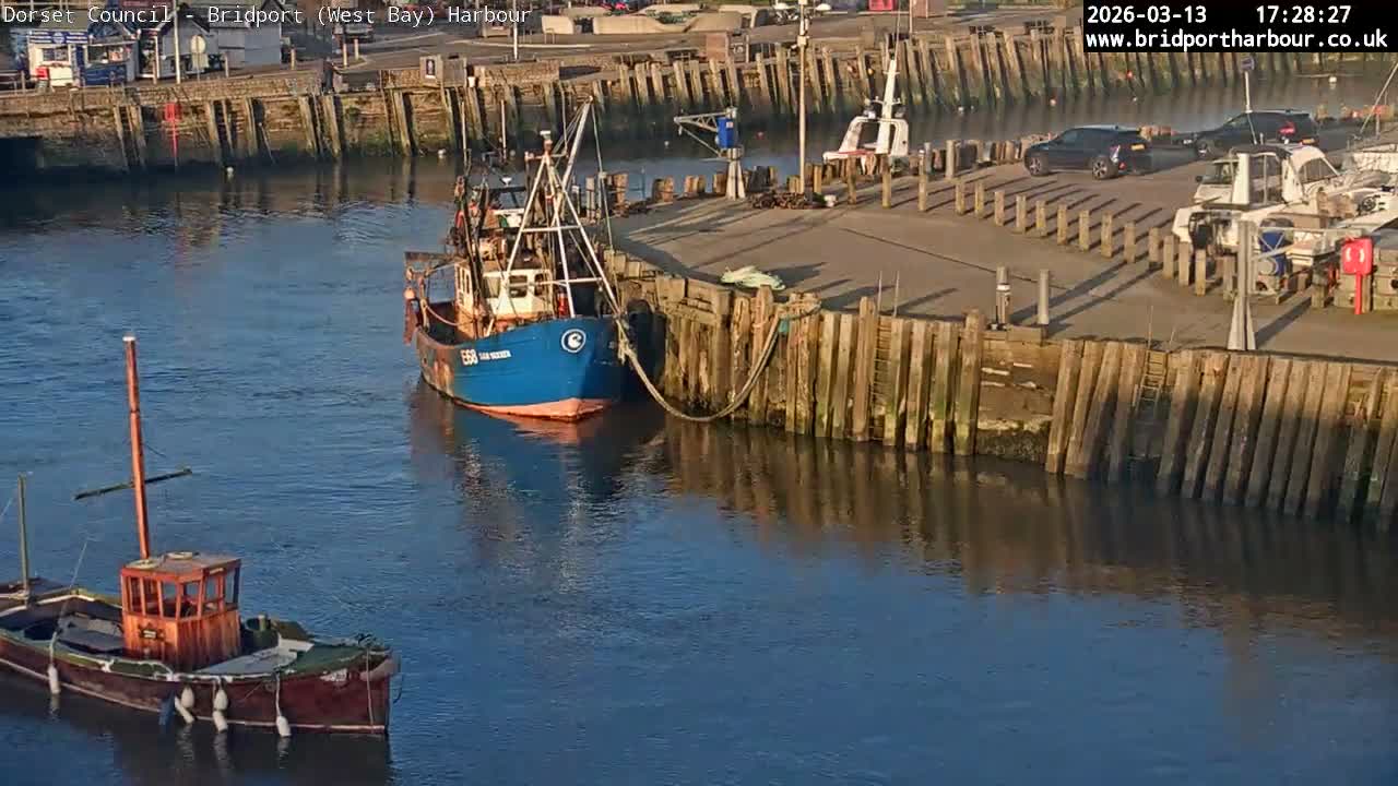 Bridport Harbour (West Bay) PTZ Live Cam - Bridport, Dorset, South West, England, United Kingdom