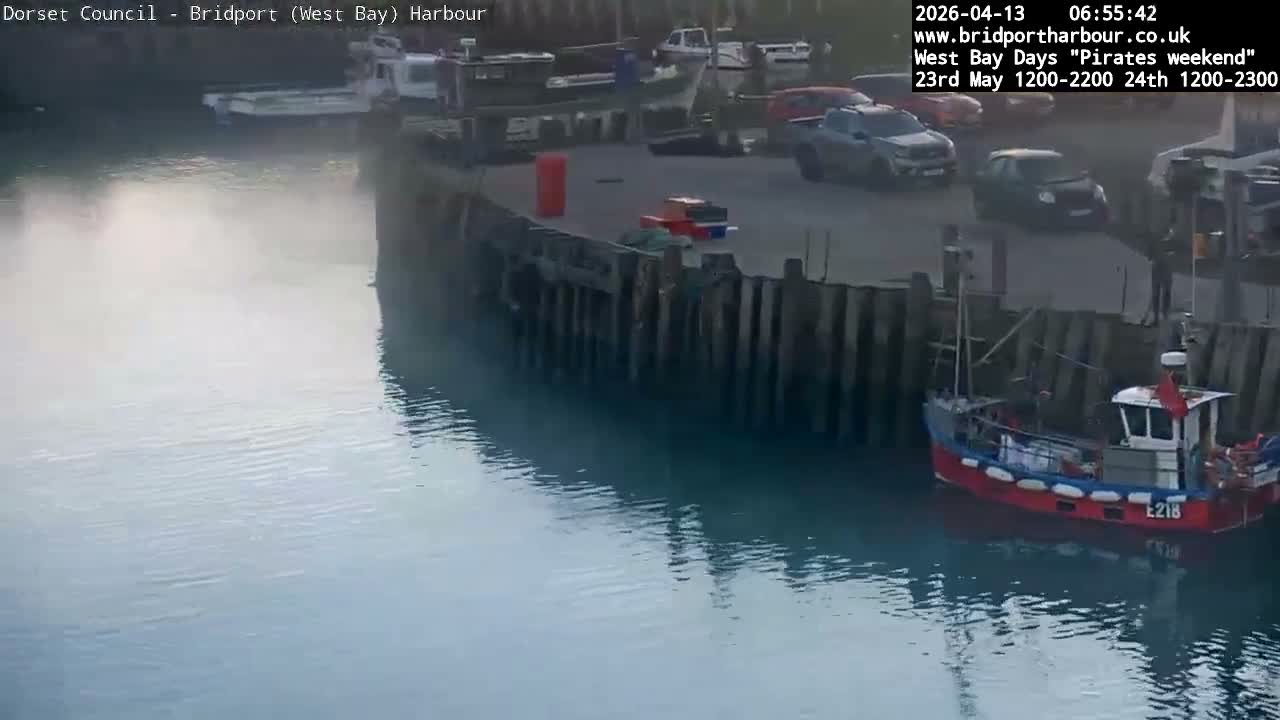 Bridport Harbour (West Bay) PTZ Live Cam - Bridport, Dorset, South West, England, United Kingdom