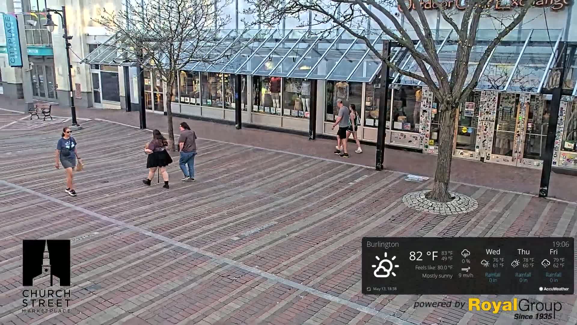 Burlington, Church Street Market Place Live Cam - Burlington, Vermont, USA