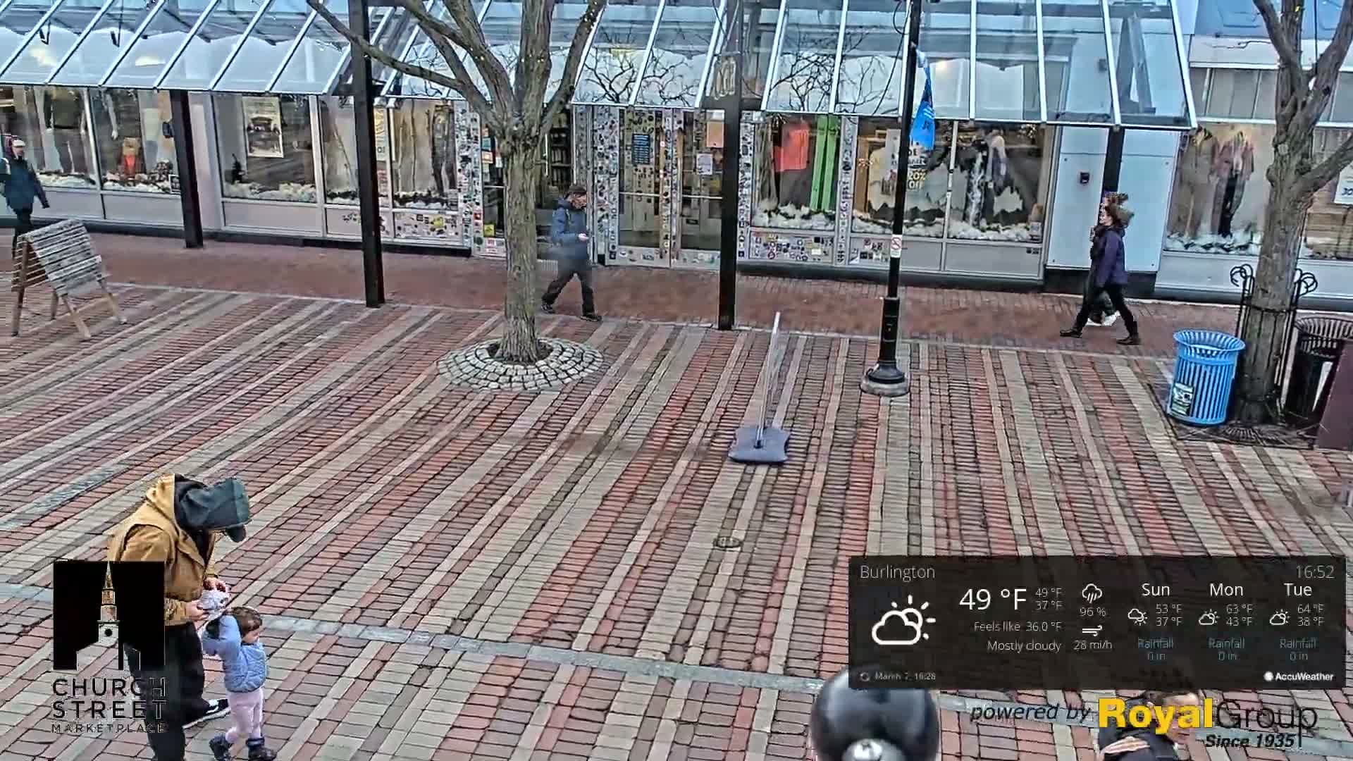 Burlington, Church Street Market Place Live Cam - Burlington, Vermont, USA