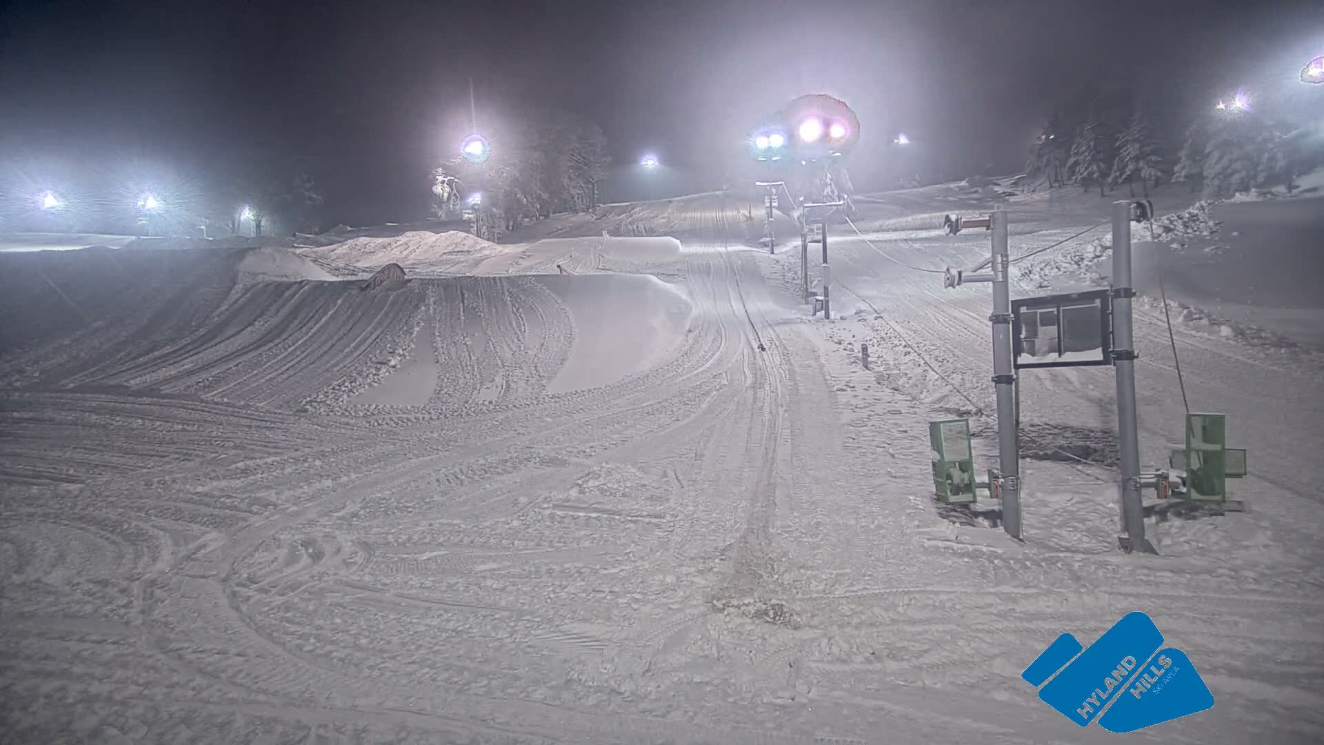 Bloomington, Hyland Hills Ski Slopes Live Cam - Bloomington, Hennepin, Minnesota, USA