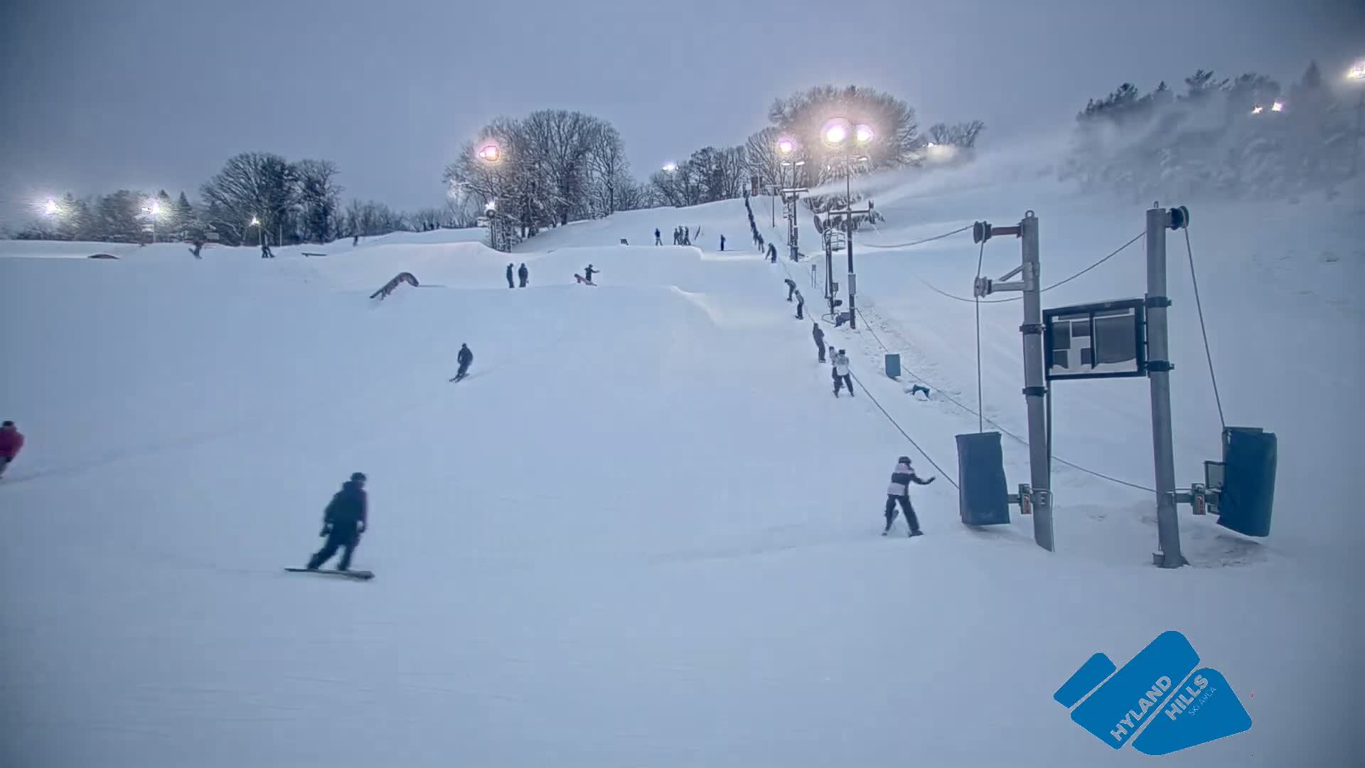 Bloomington, Hyland Hills Ski Slopes Live Cam - Bloomington, Hennepin, Minnesota, USA