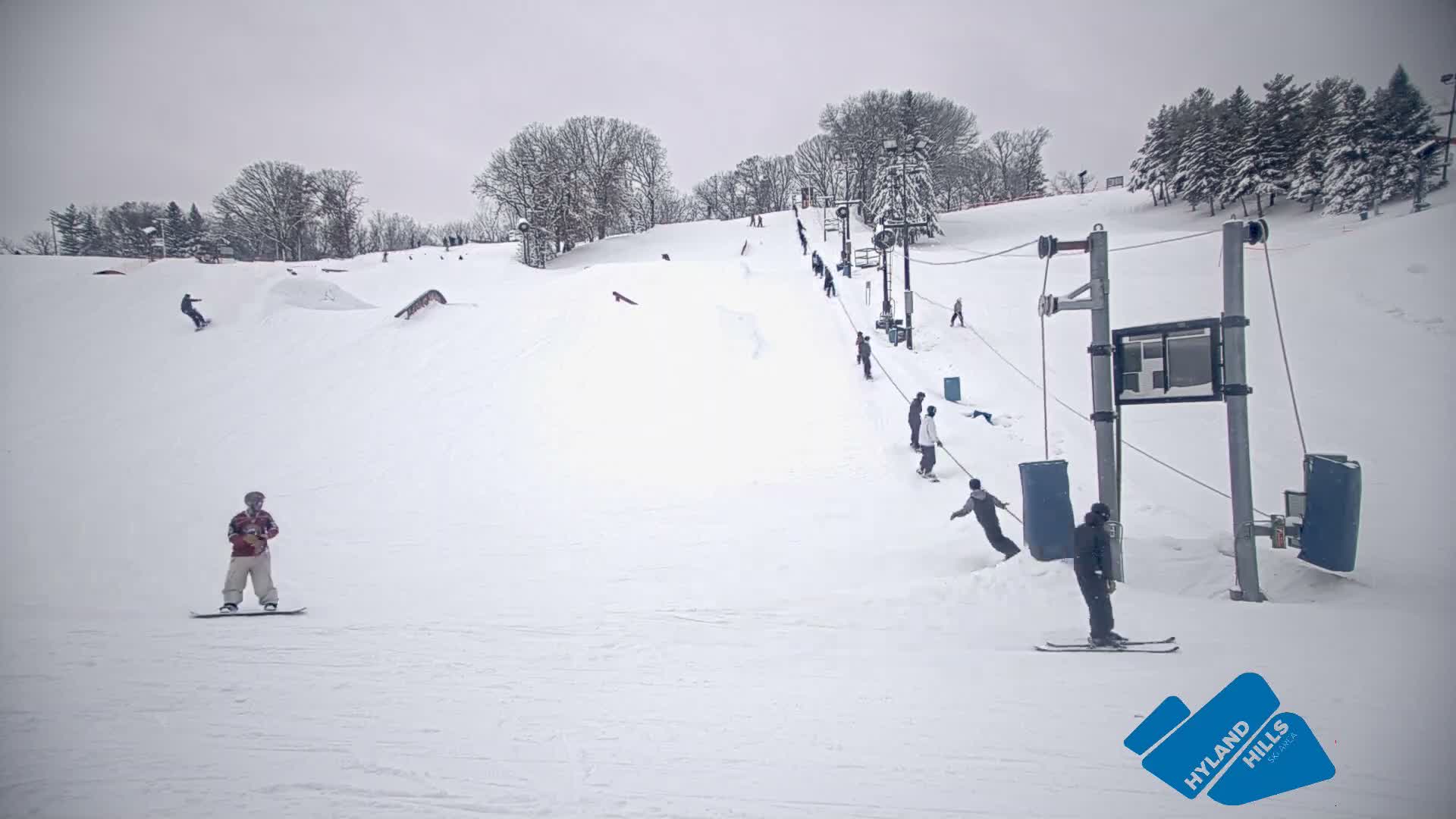 Bloomington, Hyland Hills Ski Slopes Live Cam - Bloomington, Hennepin, Minnesota, USA